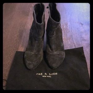 Rag & Bone Newbury booties size 40. Black suede.